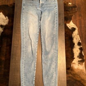American Eagle Outfitters Light Wash Women’s Skinny Jeans